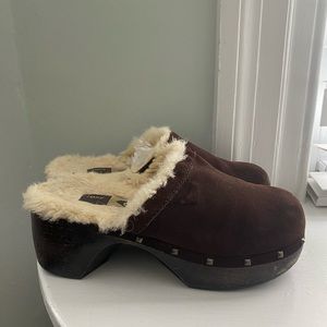 Roxy Suede and Sherpa clogs Y2K Vintage